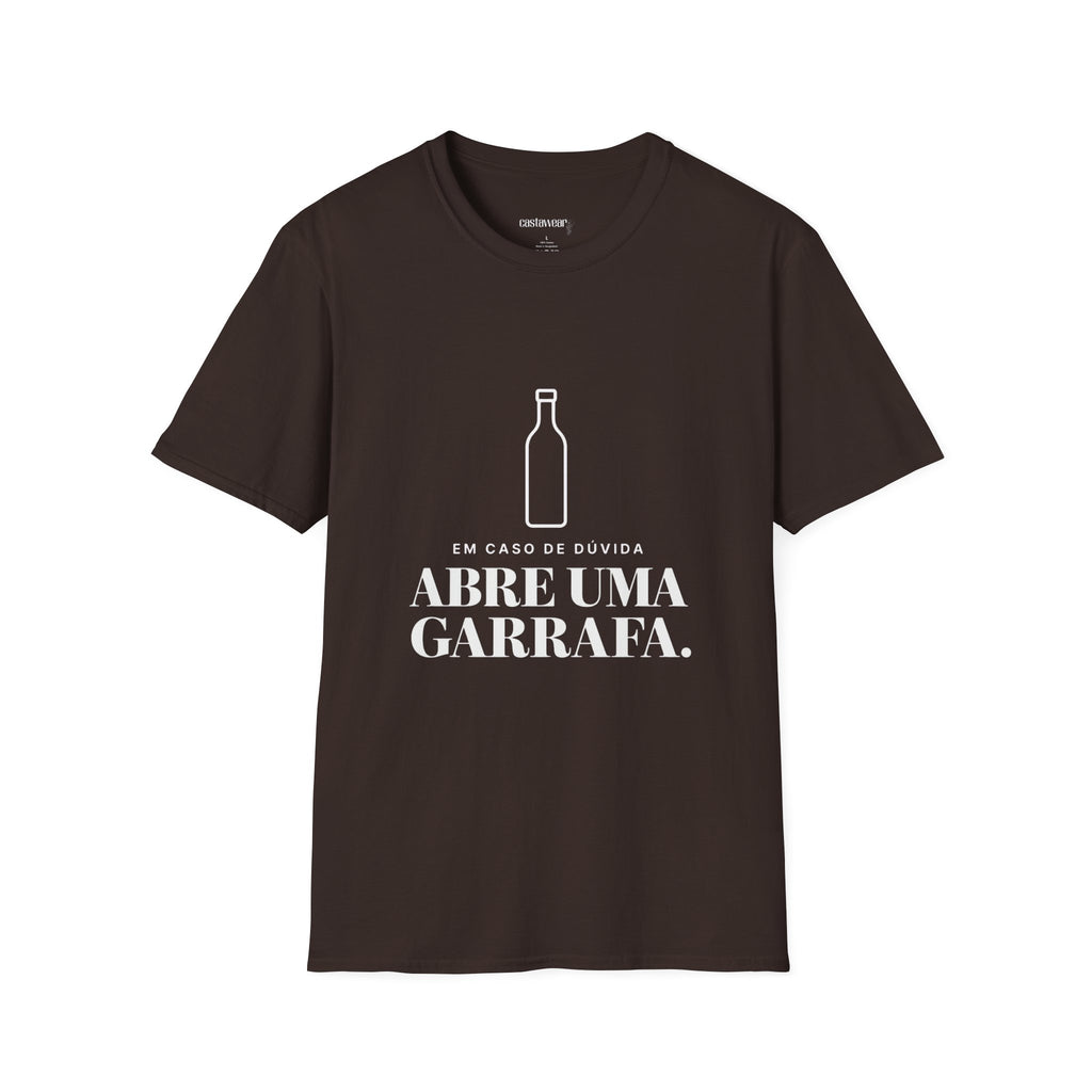 Abre uma Garrafa T-Shirt