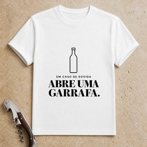 Abre uma Garrafa T-Shirt