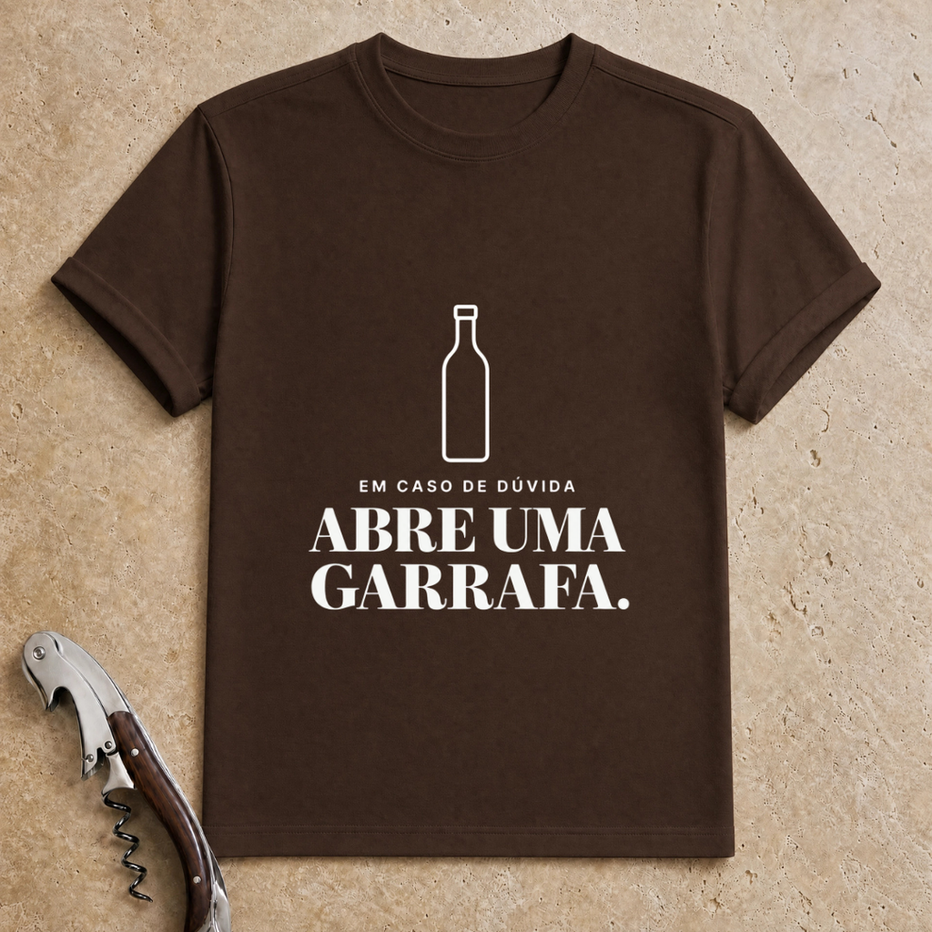 Abre uma Garrafa T-Shirt