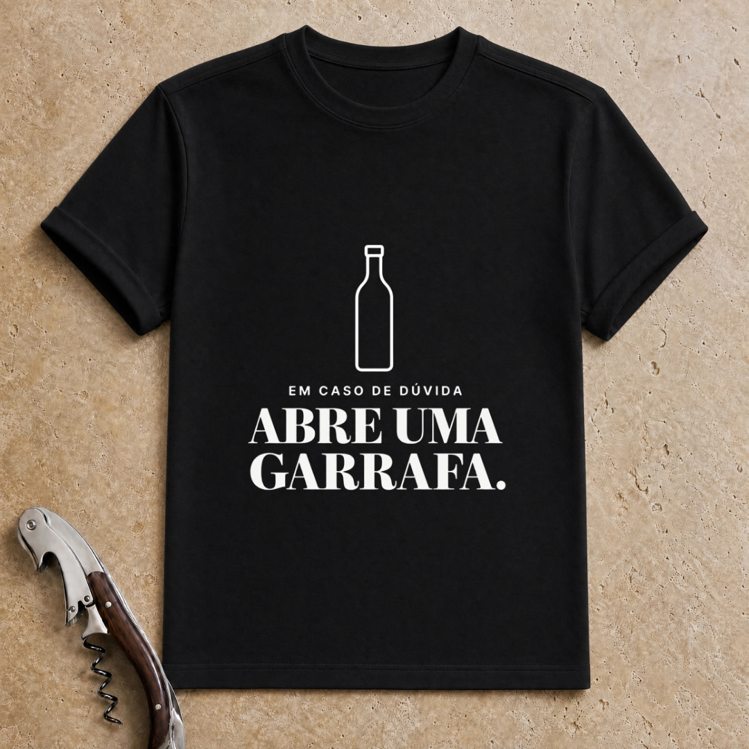 Abre uma Garrafa T-Shirt